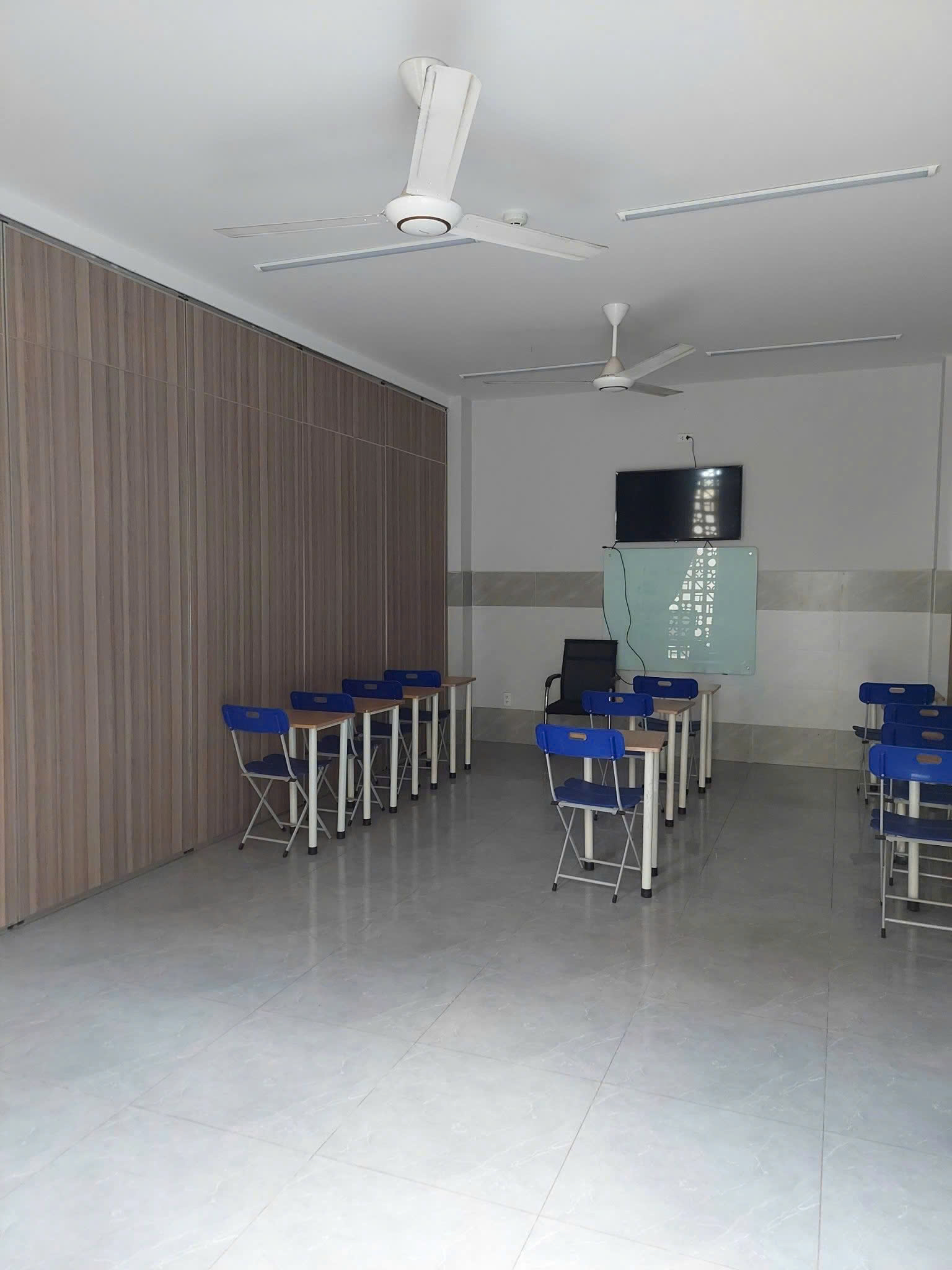 NHÀ CHÍNH CHỦ CHO THUÊ: Nhà 1 trệt 3 lầu  Địa chỉ: KP 3, Hội Nghĩa, Tân Uyên, Bình Dương 15987749