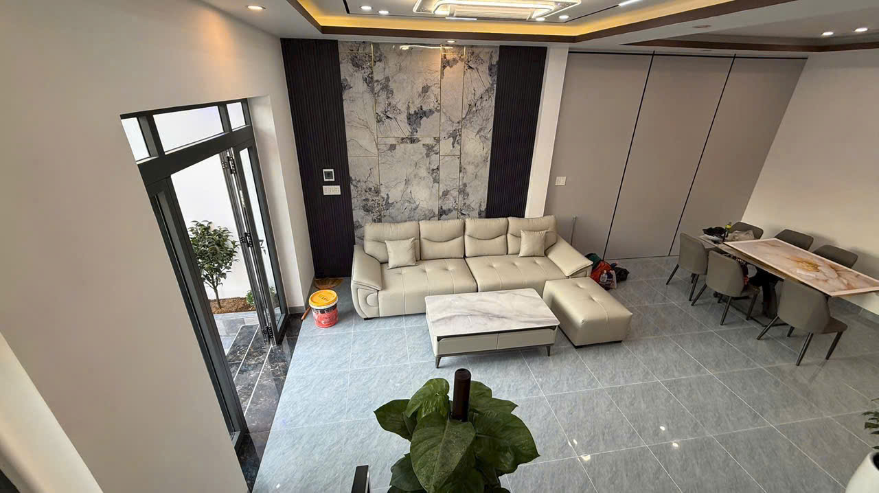 Bán nhà TT Thị trấn Diên Khánh - Nhà mới, 2 tầng - Thiết kế hiện đại - Ô tô đậu trong sân 15987764