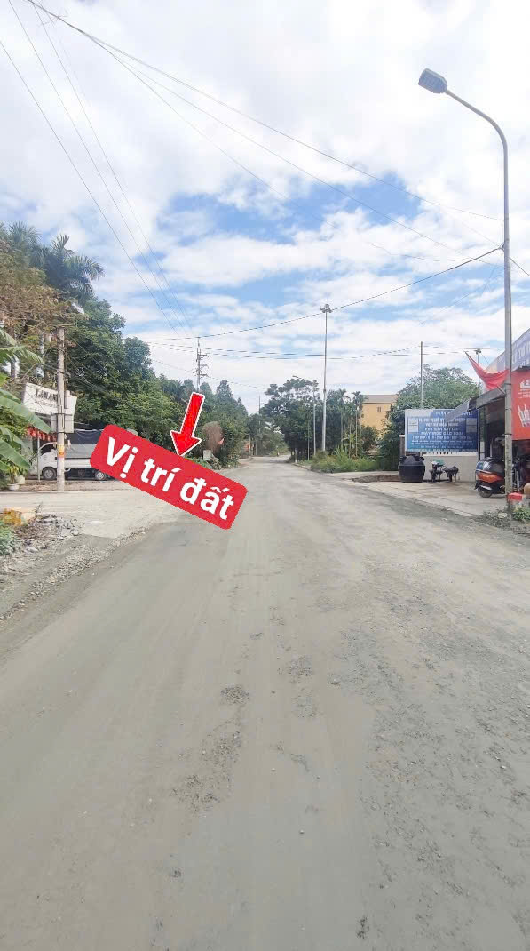 Chính chủ gửi bán thửa đất đẹp khu vực Quốc Oai sát cạnh Ngã Tư Vai Réo đón sóng Ga Metro 05 15987769