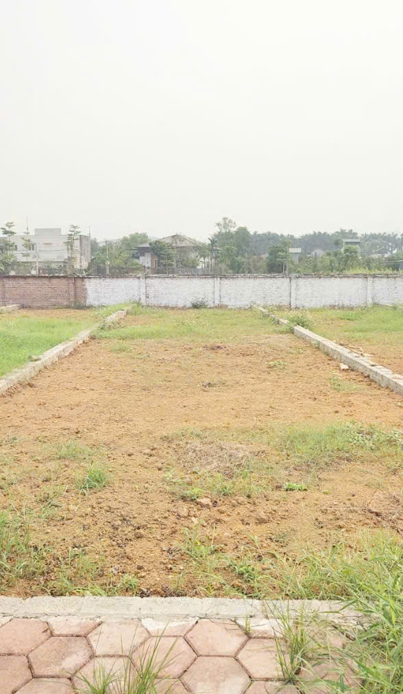 Chính chủ gửi bán thửa đất đẹp khu vực Quốc Oai sát cạnh Ngã Tư Vai Réo đón sóng Ga Metro 05 15987769