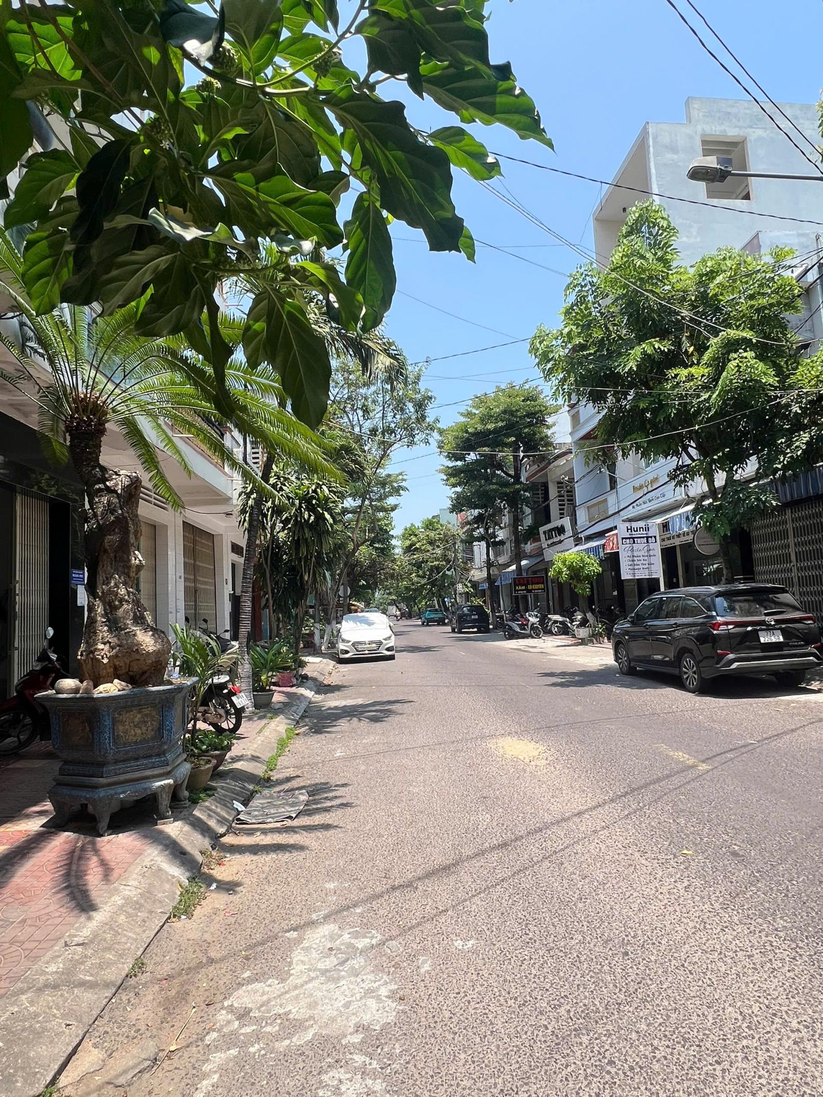 BÁN NHÀ 3 TẦNG MẶT TIỀN ĐƯỜNG NGUYỄN THỊ MINH KHAI - TRUNG TÂM QUY NHƠN.- MÃ SỐ: #MT1968 15987805