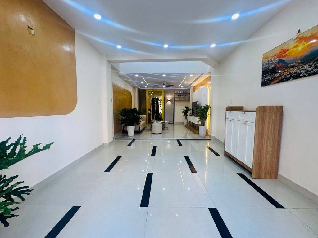 Bán nhà mặt tiền Gò Vấp, gần Bình Thạnh – Phú Nhuận,50M2, 5 tầng, thang máy, 9.5 tỷ TL mạnh 15987824