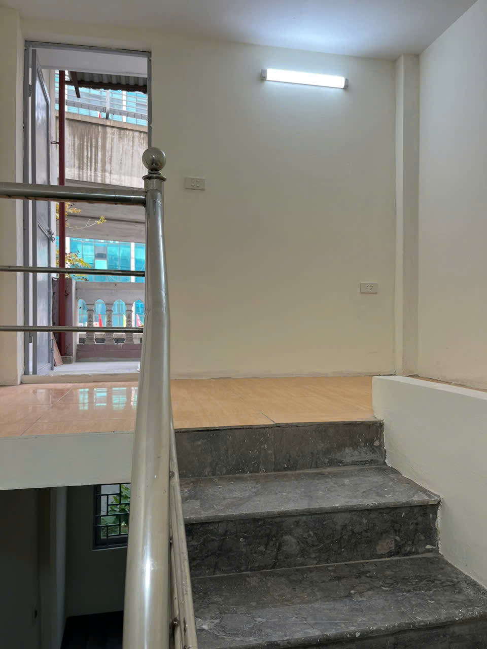 NHÀ CHÍNH CHỦ- GIÁ TỐT Cần Bán Nhanh căn nhà tại quận Cầu Giấy, TP HN 15987831