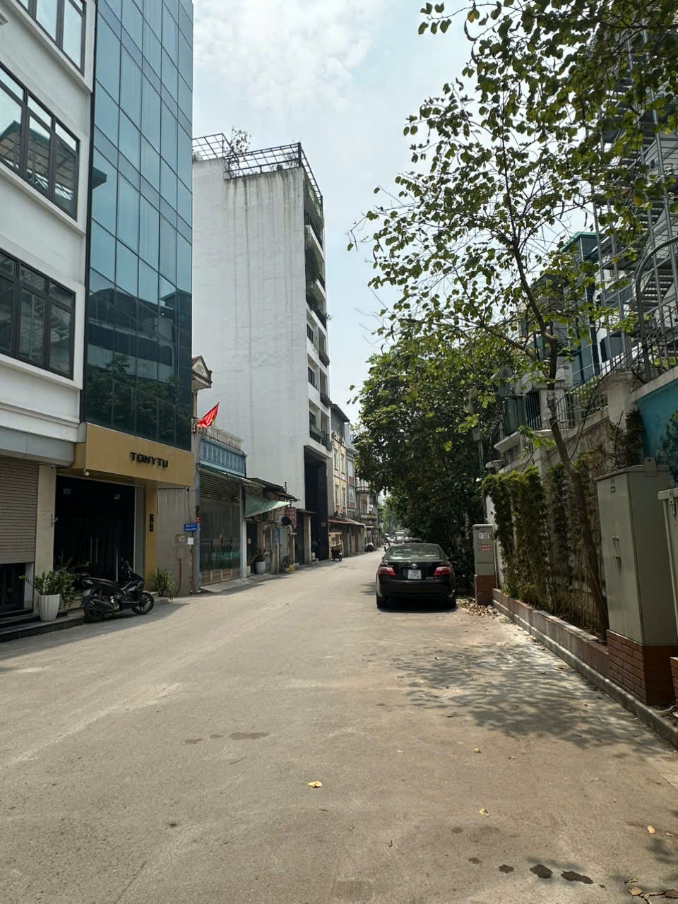 Chính chủ bán nhà mặt phố Bát Khối_Long Biên 145m2,mặt tiền 9,9m giá 18,5 tỷ.Lh 0888486262. 15987865