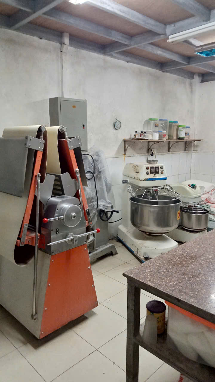 Chính chủ cần cho thuê lại xưởng sản xuất bánh mì, đế pizza có đầy đủ thiết bị tại số 58 ngõ 34 15987875
