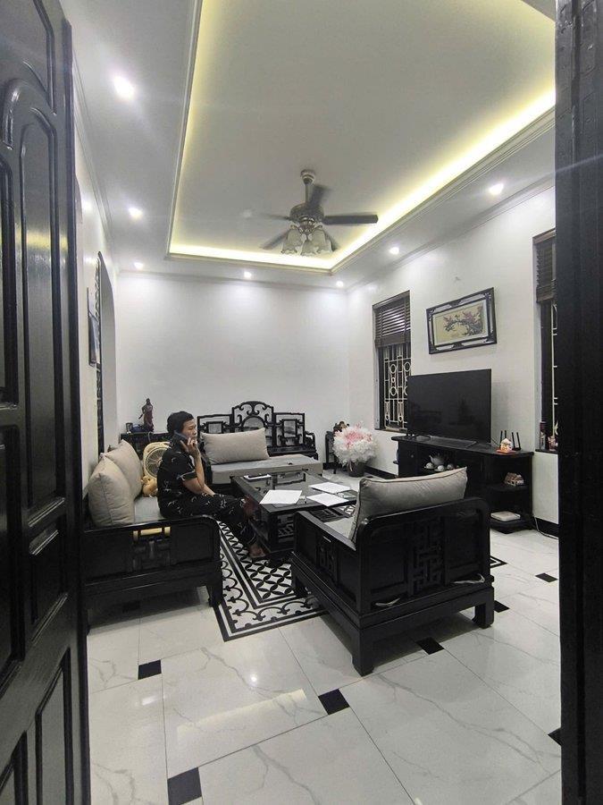 Bán nhà Lạc Long Quân gara  Oto dân xây ở  ngay 60m 16.8 tỷ 15987879