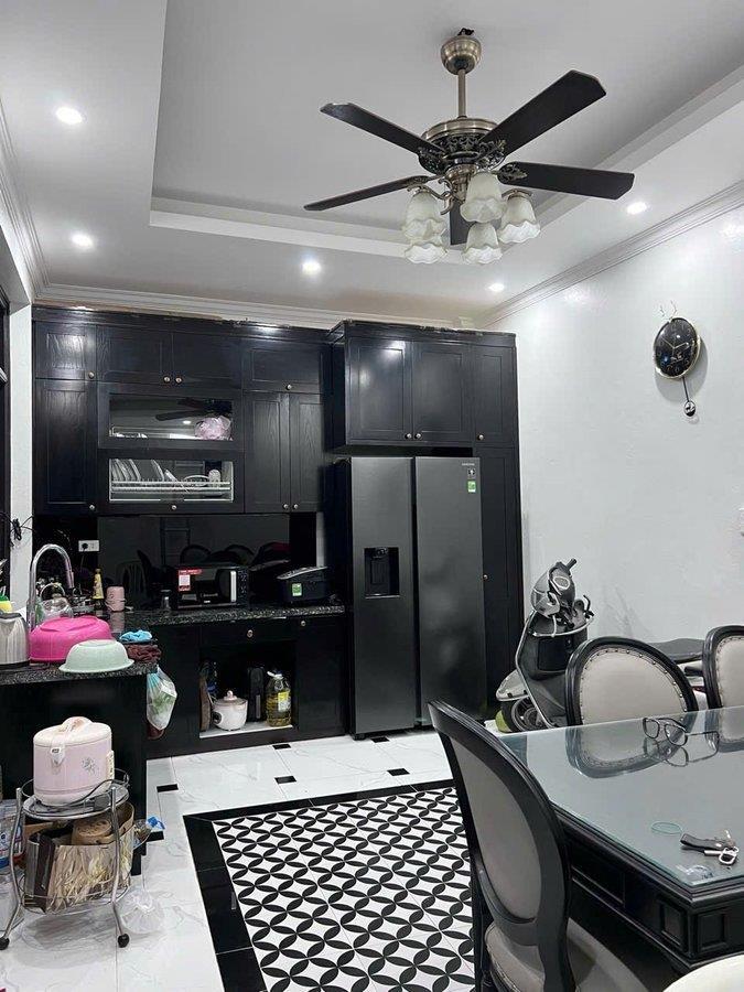 Bán nhà Lạc Long Quân gara  Oto dân xây ở  ngay 60m 16.8 tỷ 15987879