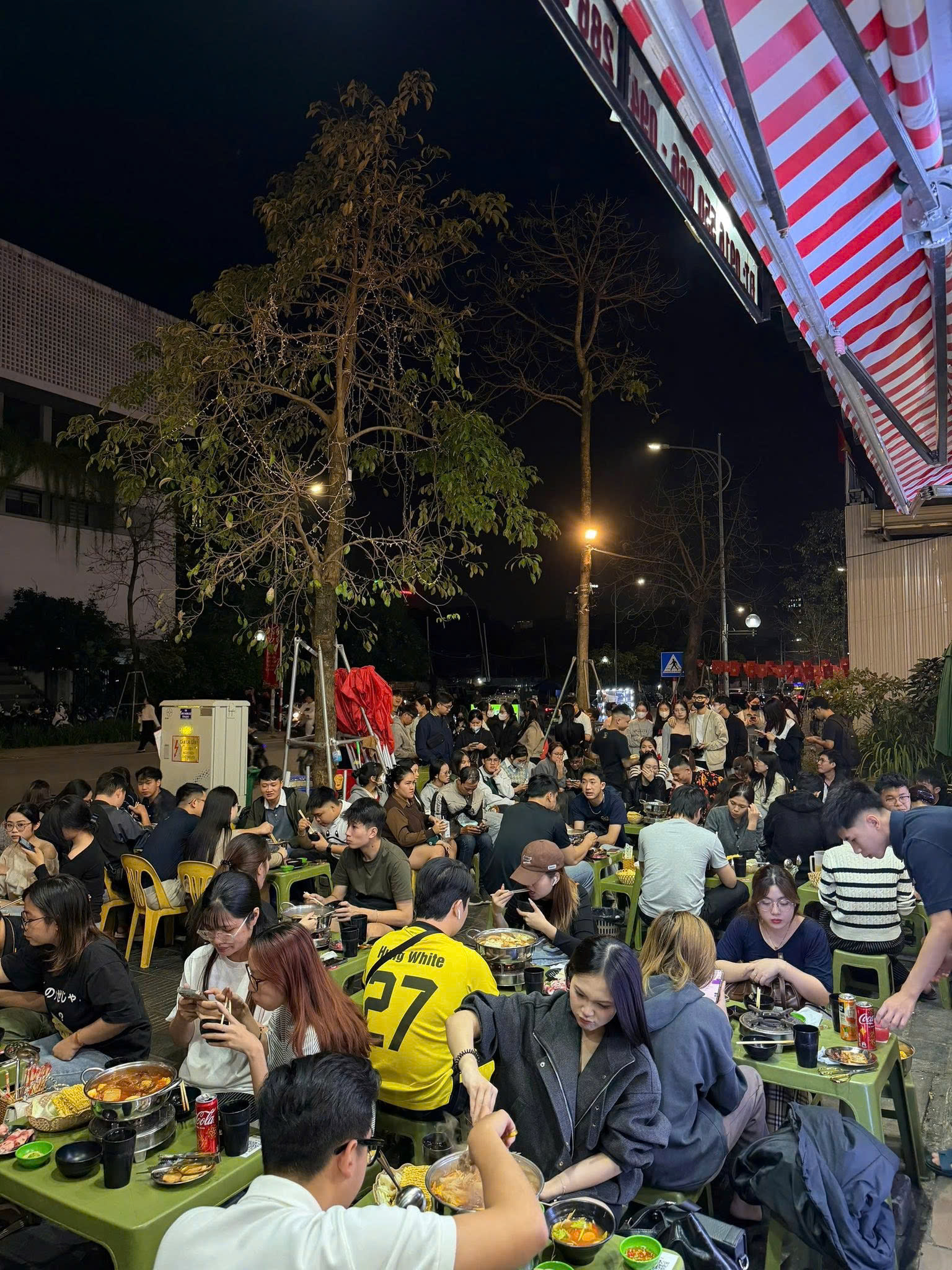 SANG NHƯỢNG QUÁN ỐC MỰC HOÀN HƯƠNG HẢI PHÒNG - 44 HUỲNH THÚC KHÁNG KÉO DÀI 15987884