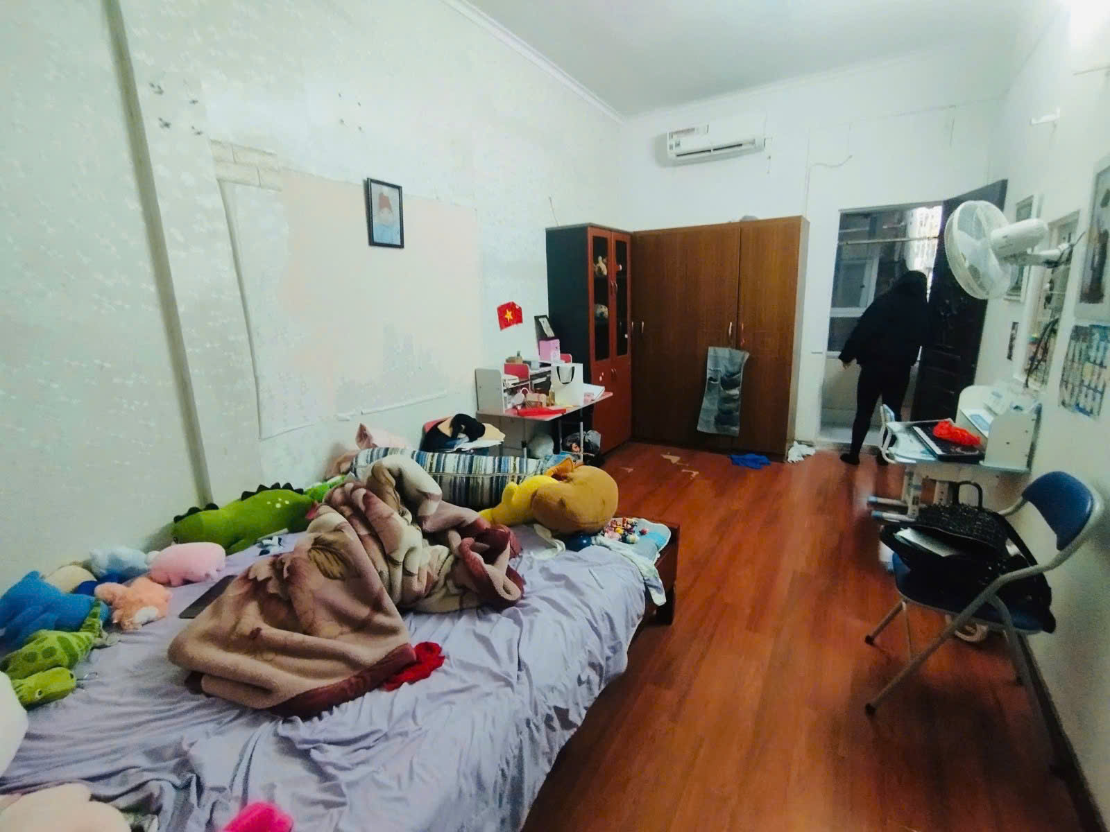 Bán nhà trong ngõ Tôn Đức Thắng 22/26m2 5 tầng Hơn 6 Tỷ Lô góc Đẹp toàn diện Tiện ích đa dạng 15987888