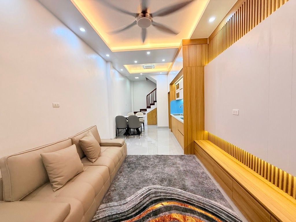 trần thái tông 34m x6 tầng 10,5 tỷ full nội thất-ngõ thông rộng,gần phố 15987960