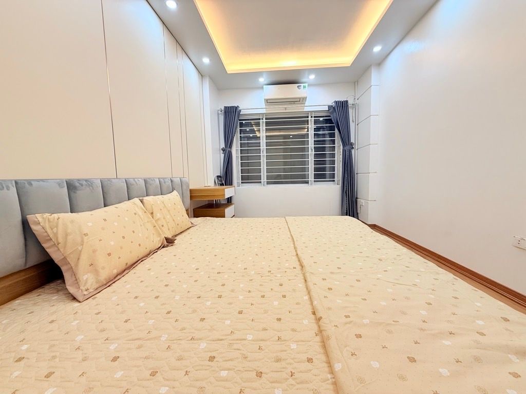 trần thái tông 34m x6 tầng 10,5 tỷ full nội thất-ngõ thông rộng,gần phố 15987960