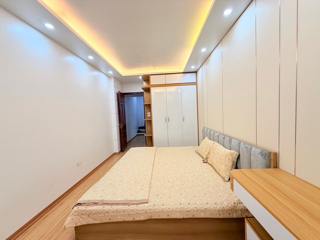 trần thái tông 34m x6 tầng 10,5 tỷ full nội thất-ngõ thông rộng,gần phố 15987960