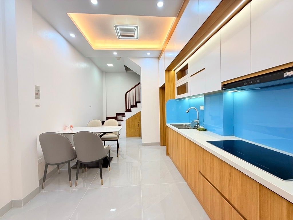 trần thái tông 34m x6 tầng 10,5 tỷ full nội thất-ngõ thông rộng,gần phố 15987966