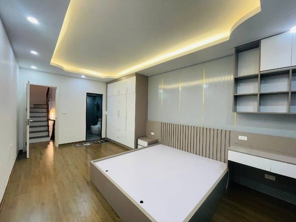 võ chí công 36m x5 tầng 8,8 tỷ full nội thất,quy hoạch nhà cách đường 20m 15987989