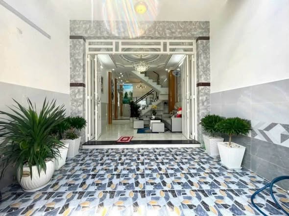 VỊ TRÍ NHÀ SÁT PHÚ MỸ HƯNG - HẺM XE HƠI ĐỔ CỬA - 3 TẦNG - KHU DÂN CƯ ĐỒNG BỘ NHĨNH 5TỶ XÍU LÀ HIẾM 15988036