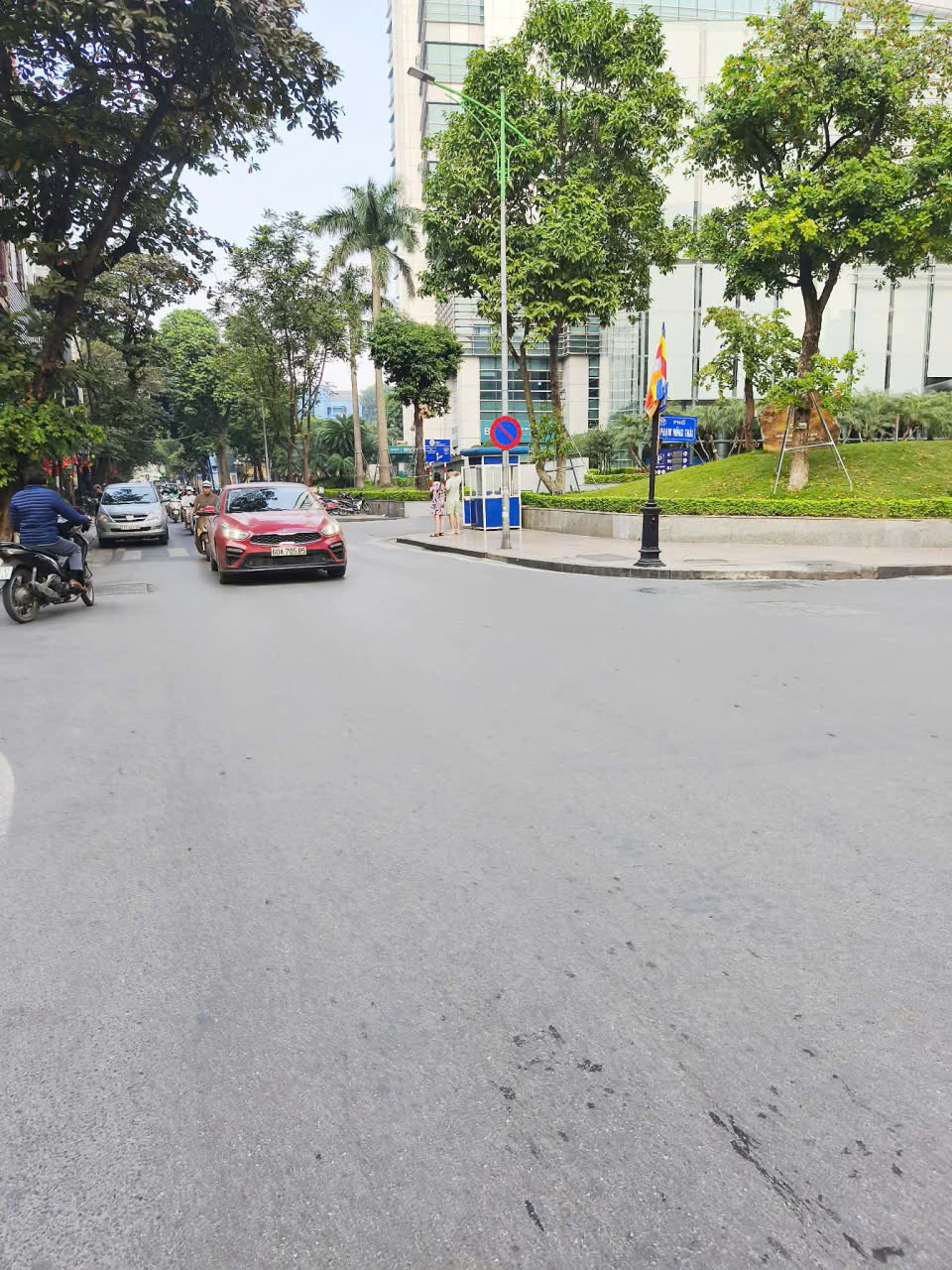 BÁN GẤP NHÀ CỬA BẮC PHỐ VIP BA ĐÌNH GIÁP RANH HOÀN KIẾM CÁCH PHỐ 30M. 9 TỶ 
 15988043