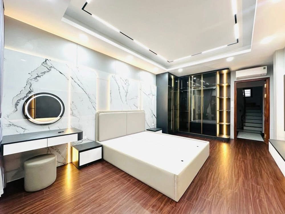 Bán nhà phố Trần Quang Diệu, Đống Đa, xây mới, sẵn nội thất, ô tô đỗ gần, 42m, 11 tỷ 15988048