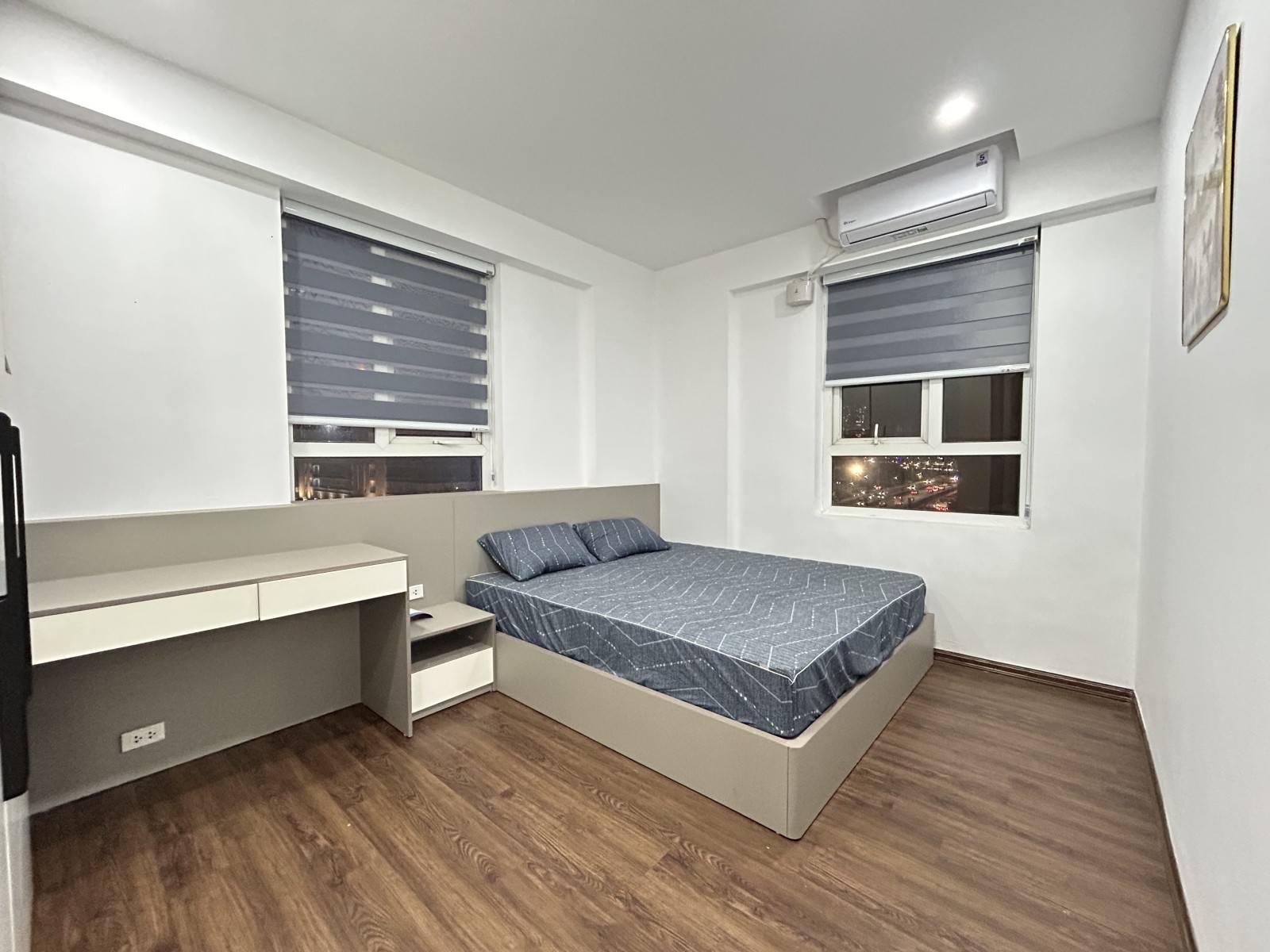 CHUNG CƯ MẶT PHỐ PHẠM HÙNG - LÔ GÓC 4PN2VS FULL NỘI THẤT - TẦNG TRUNG - ĐẸP LONG LANH - GẦN BẾN XE 15988050