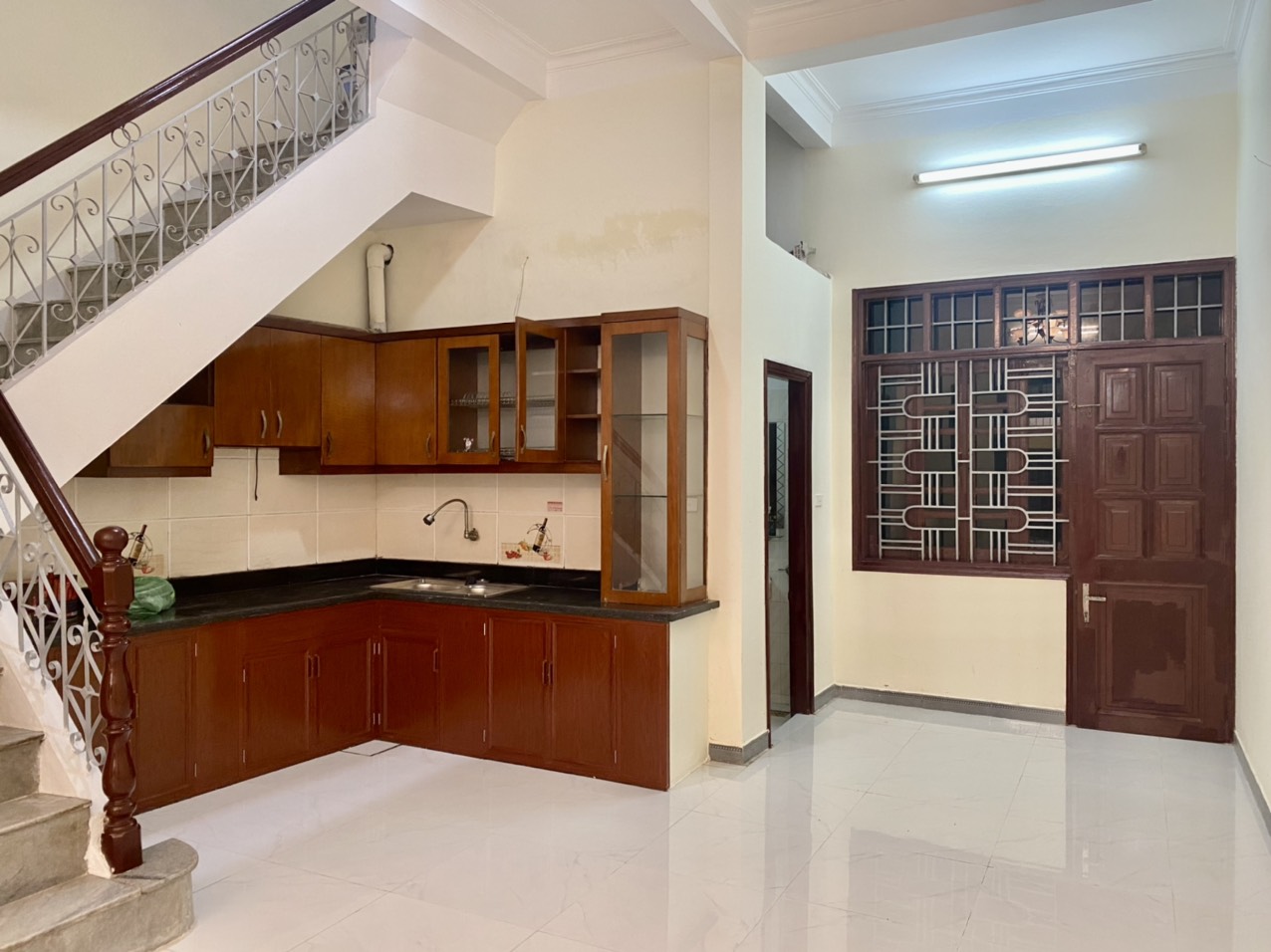 Bán gấp giá rẻ Nguyễn Văn Linh 75m, 3 tầng, mặt tiền 6m, 7.8 tỷ Long Biên. 15988054