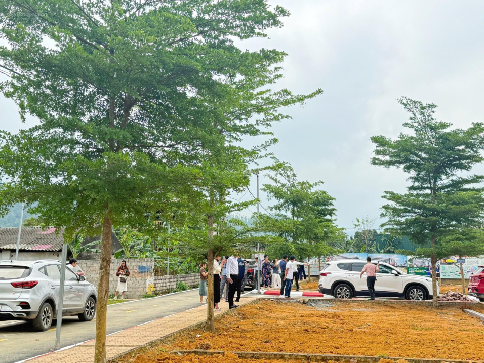 Bán lô góc 100m2 Phú Cát, MT 15m, đường 8m, full thổ cư, gần CNC Hoà Lạc 15988064