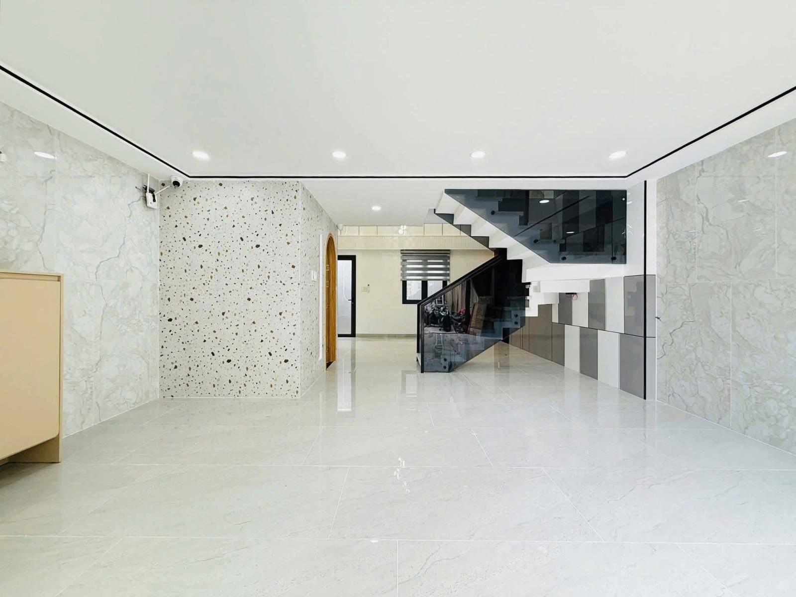 PHÂN LÔ PHƯƠNG CANH,CĐ FPT,BỆNH VIỆN VỈA HÈ,OTO TRÁNH,T.MÁY, DT:55Mx7T,MT:4.5m,14ty 15988065