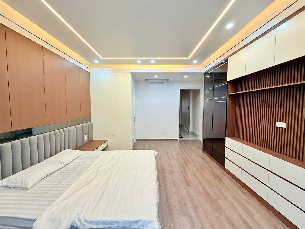 Bán nhà Ngọc Khánh, ô tô đỗ cửa, 68m2, 5 tầng thang máy, chỉ 24 tỷ 15988074