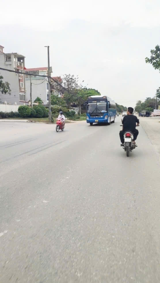 Gia đình bán gấp lô đất 156m2 ngay sát Đại học Quốc gia Hà Nội vị trí đẹp

Cần bán 156m2 nở hậu 15988077