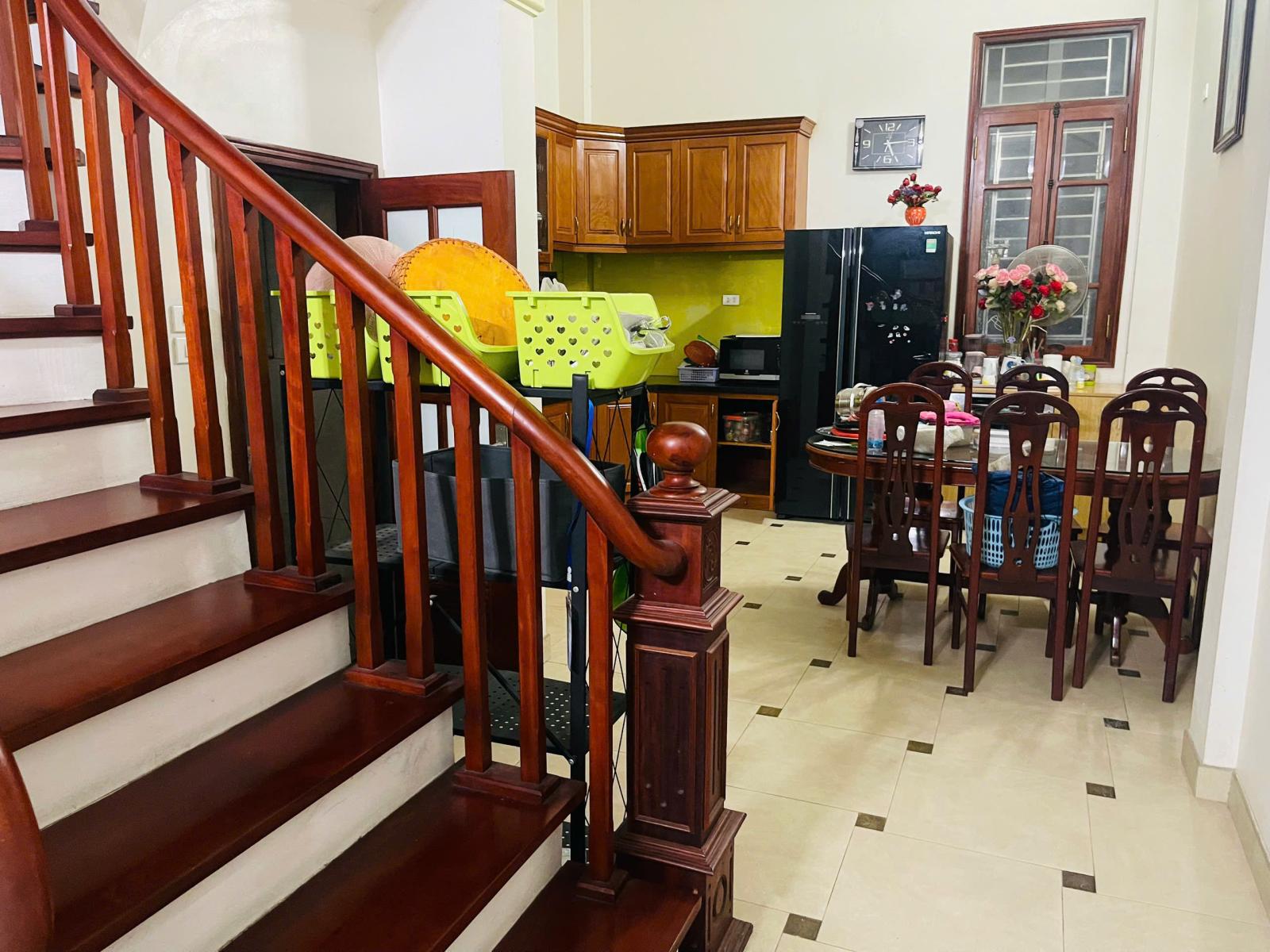 CHO THUÊ NGUYÊN CĂN TRẦN KHÁT CHÂN, 58M 4T, 4 NGỦ RỘNG, FULL ĐỒ 15TR 0903258273 15988092