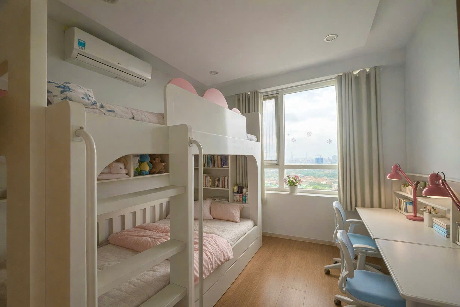 Chính chủ bán căn hộ 2PN 2VS tầng cao, view thoáng khu Resco Cổ Nhuế 15988148