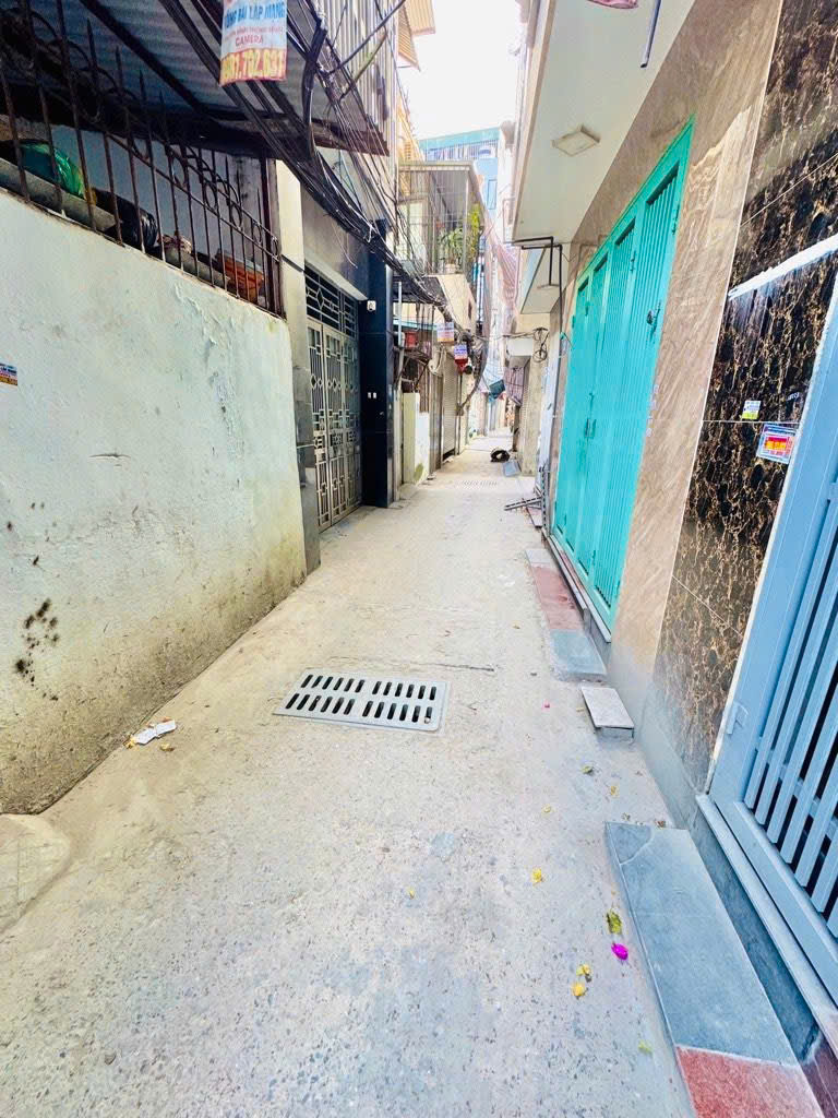 🔥7.5 tỷ- BÁN GẤP NHÀ NGÕ đường LĨNH NAM - Ô TÔ ĐÔ CỔNG - 1 NGOẶT RA PHỐ - NHÀ XÂY KIÊN CỐ - ĐẦY ĐỦ NỘI THẤT - VỊ TRÍ TUYỆT ĐẸP 15988159