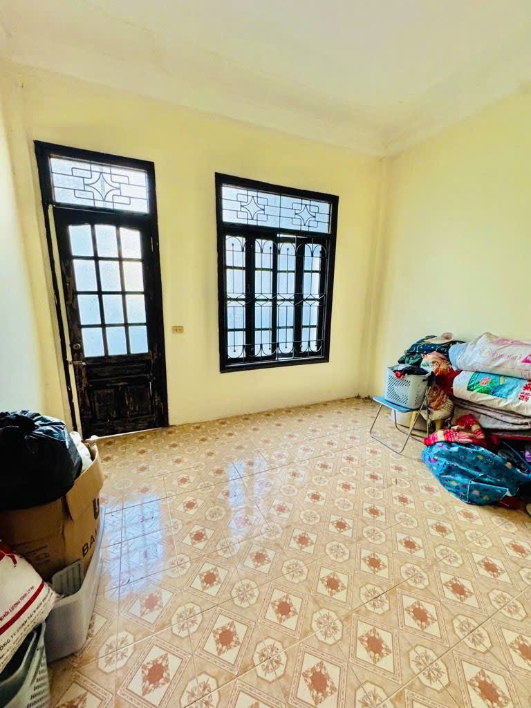 🔥7.5 tỷ- BÁN GẤP NHÀ NGÕ đường LĨNH NAM - Ô TÔ ĐÔ CỔNG - 1 NGOẶT RA PHỐ - NHÀ XÂY KIÊN CỐ - ĐẦY ĐỦ NỘI THẤT - VỊ TRÍ TUYỆT ĐẸP 15988159