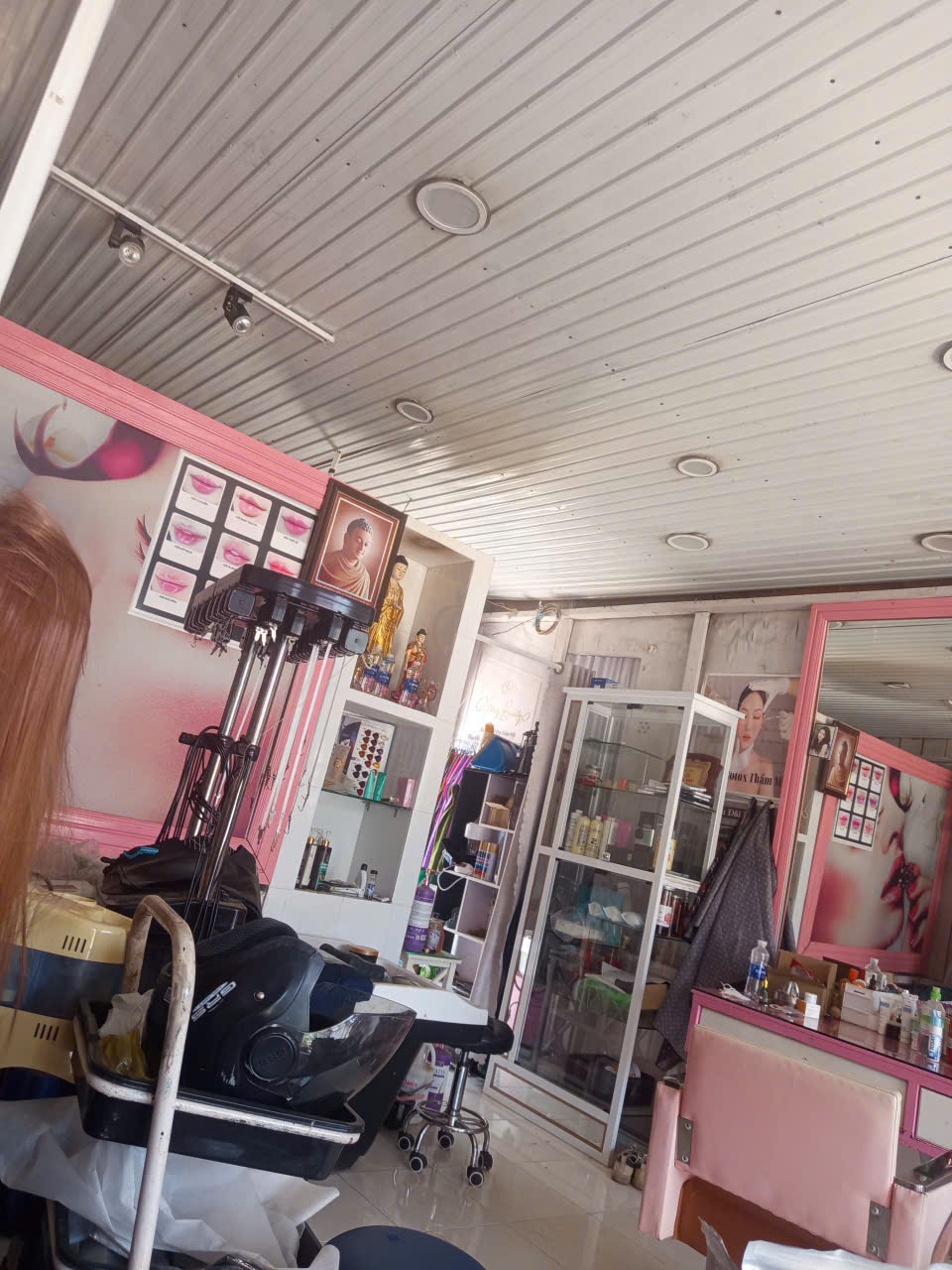 SANG NHƯỢNG TIỆM TÓC - NAIL VỊ TRÍ ĐẸP – TRẠI MÁT, ĐÀ LẠT 15988267