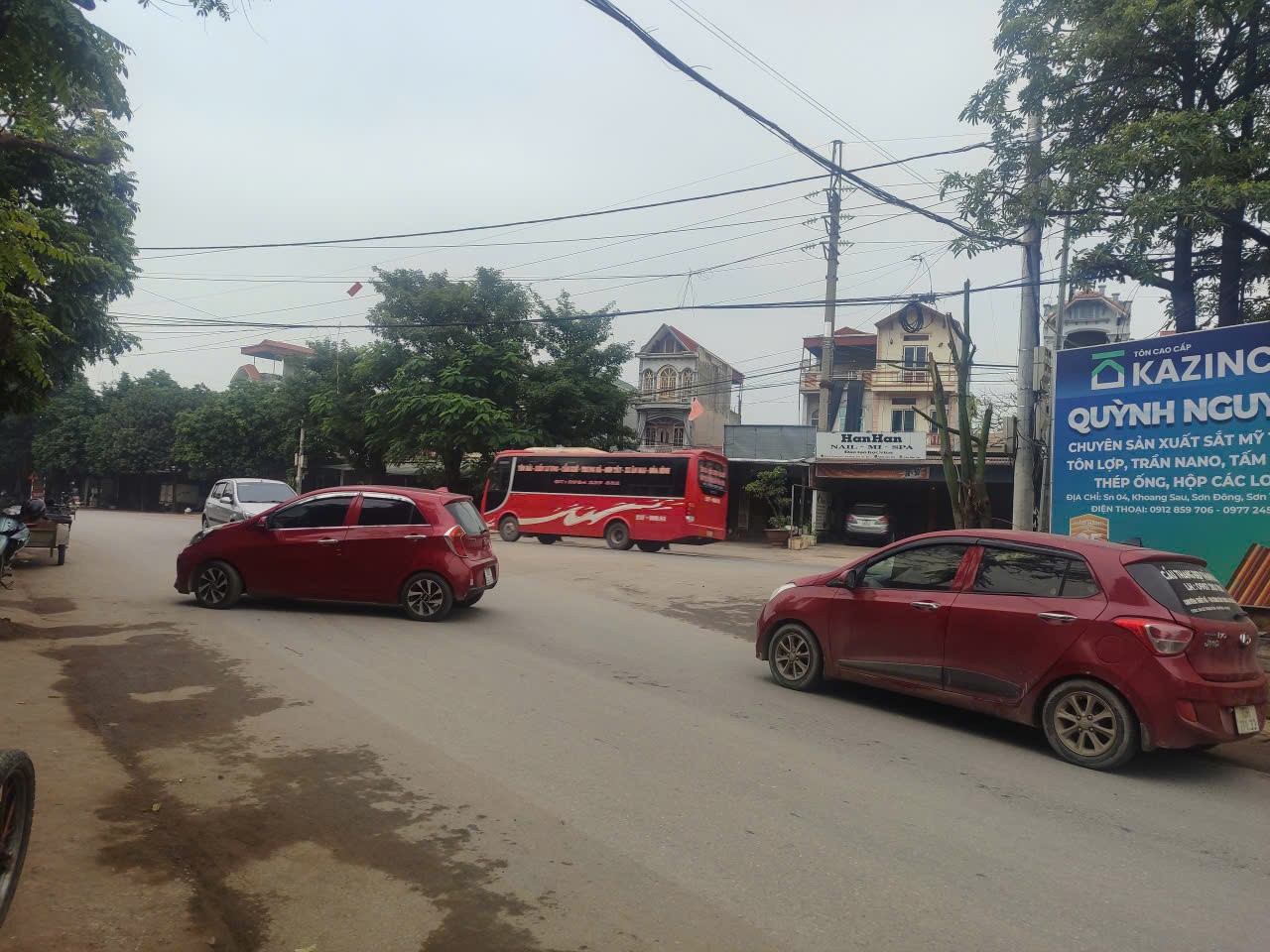 Chính chủ e bán gấp lô đất 100m full thổ cư làn 2 ql21,áp sát khu đất đấu giá. 15988286