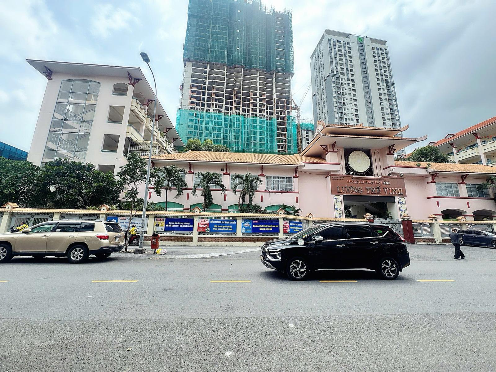 DUY NHẤT NHÀ BÁN - MẶT ĐƯỜNG XE TẢI ĐẬU CỬA Đ. NGUYỄN KHẮC NHU, QUẬN 1 - DT 4,2M*12M -  * LH GIANG 15988293