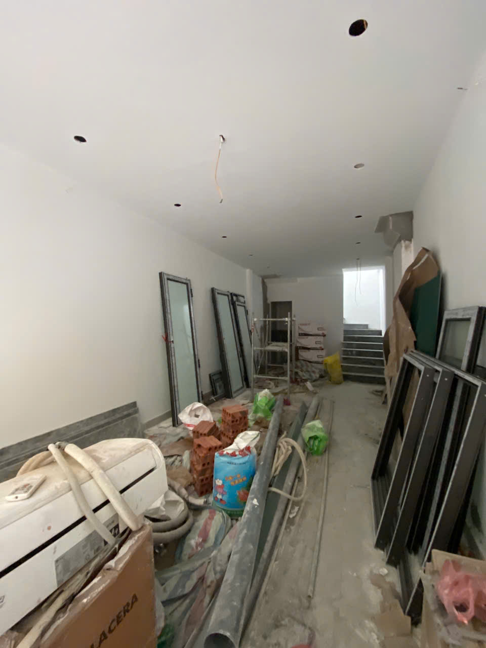 CHO THUÊ NHÀ NGỌC LÂM – 5 TẦNG – Ô TÔ ĐỖ CỬA – KINH DOANH TỐT 15988298