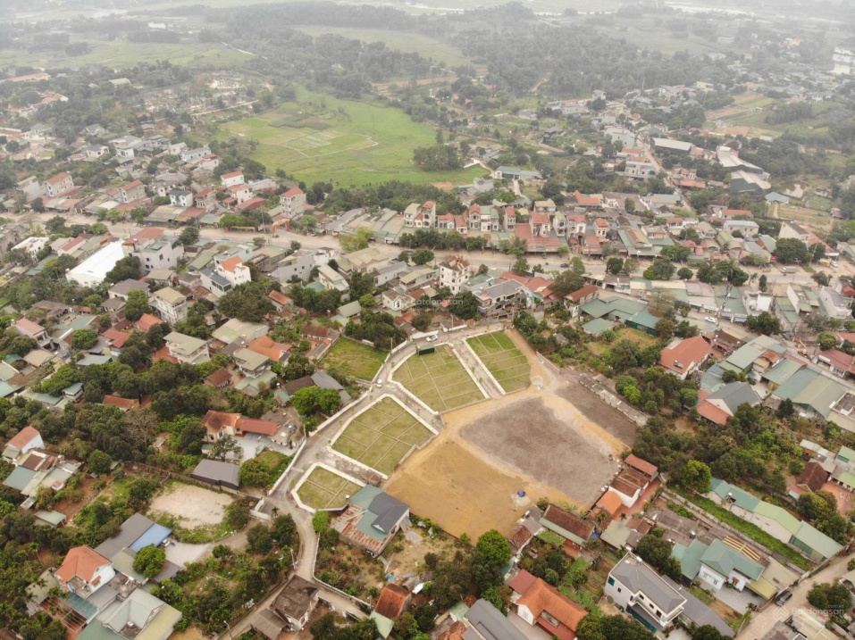 Chính chủ cần bán lô ngoại giao - trục chính rộng 10m - gần đại học QGHN, CNC - sẵn sổ, full thổ cư 15988308