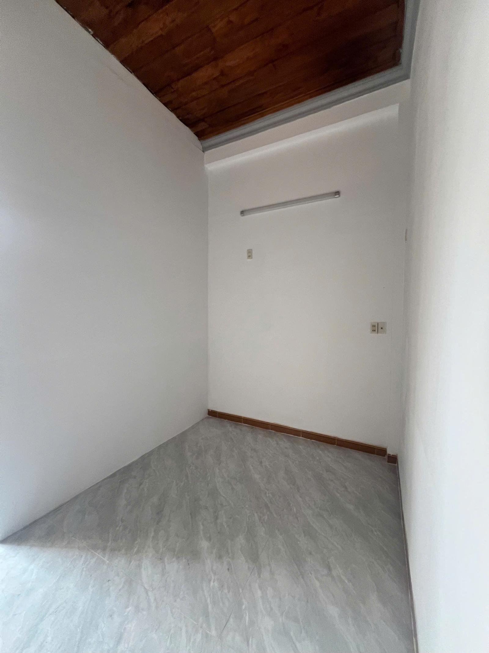 BÁN NHÀ 2 TẦNG HẺM RỘNG ĐƯỜNG NGÔ MÂY.MÃ SỐ: #NR5551 15988325