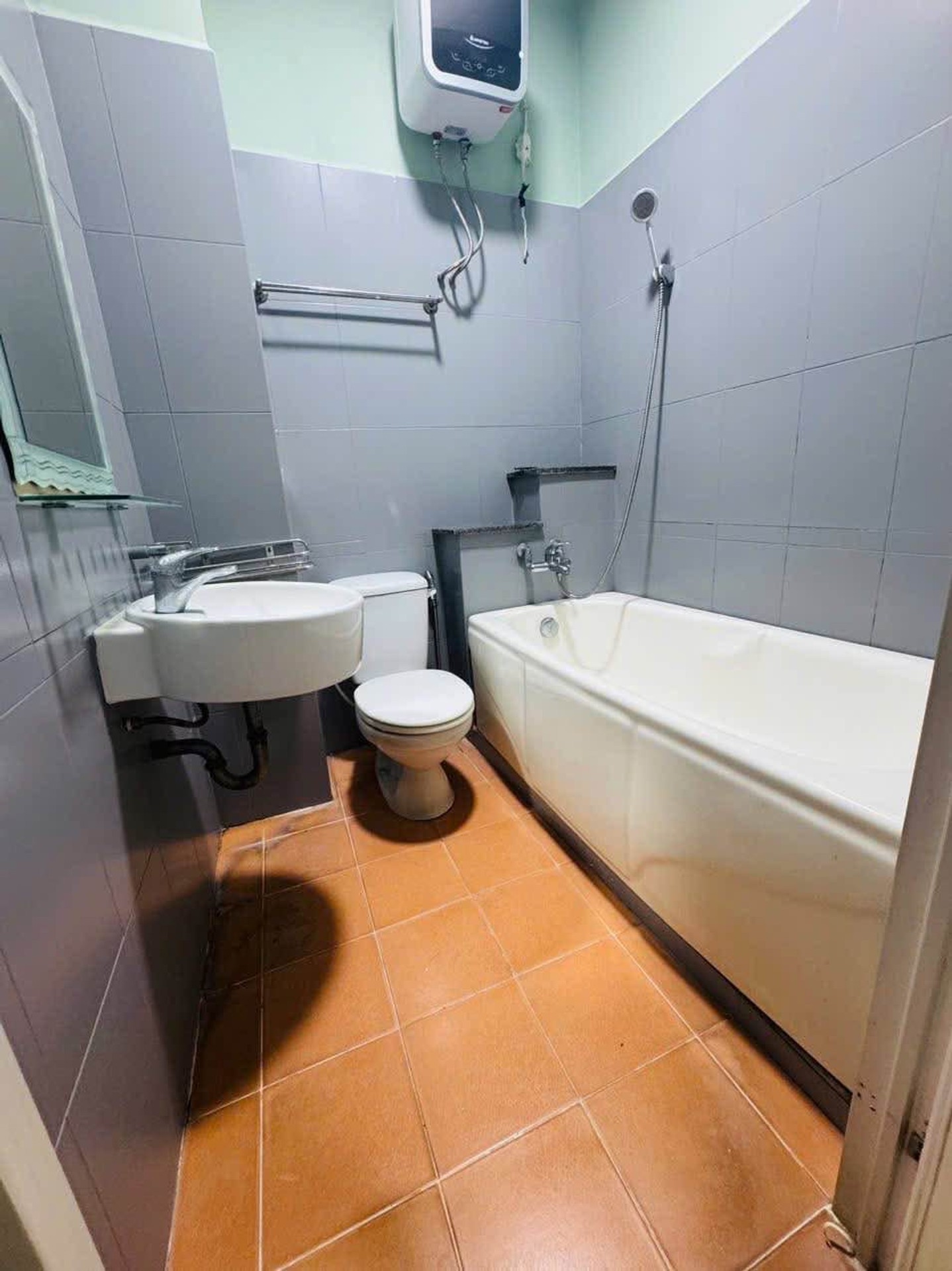 Nhà mặt tiền Tân Bình, khu Vip Bàu Cát, vị trí cực đẹp, xe hơi ngủ trong nhà. 
 15988340