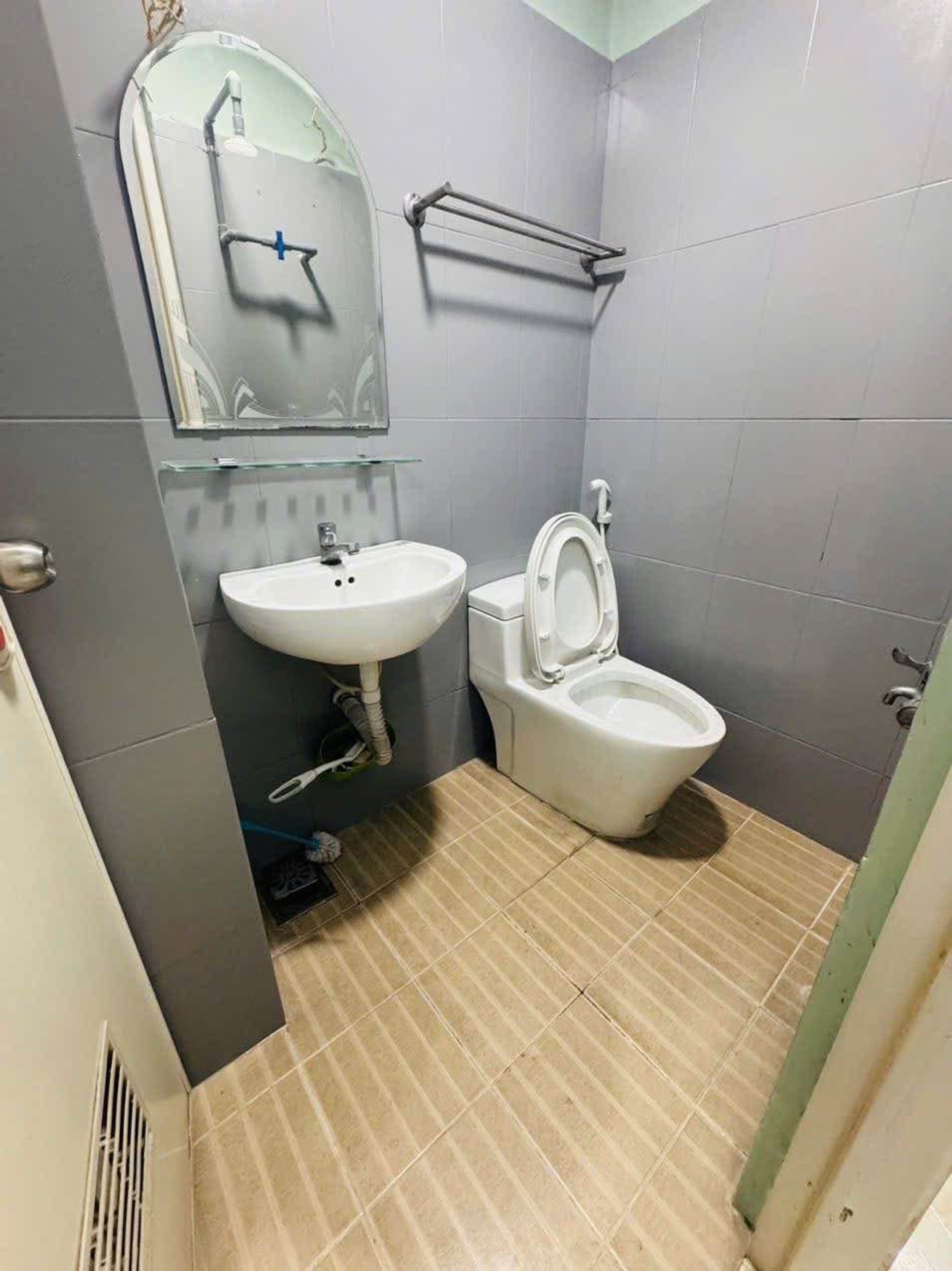 Nhà mặt tiền Tân Bình, khu Vip Bàu Cát, vị trí cực đẹp, xe hơi ngủ trong nhà. 
 15988340