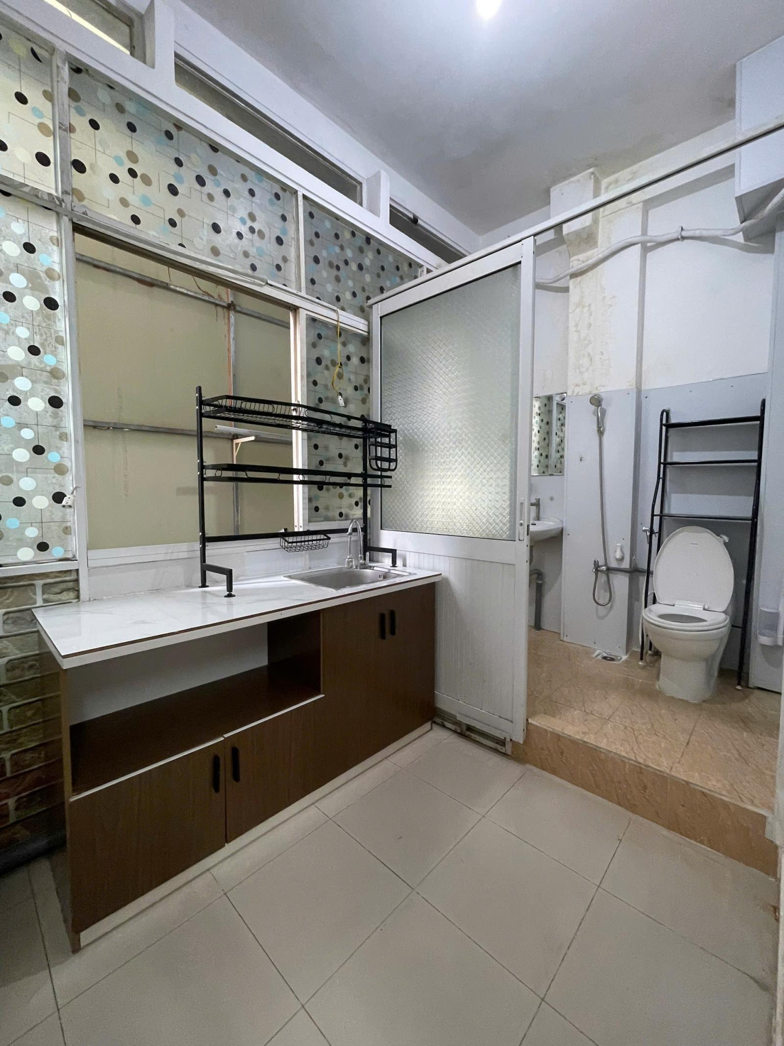 CHO THUÊ PHÒNG TRỌ KHÉP KÍN FULL NỘI THẤT TẠI  PHƯỜNG 11, BÌNH THẠNH, TPHCM GIÁ 5TR/THÁNG 15988375