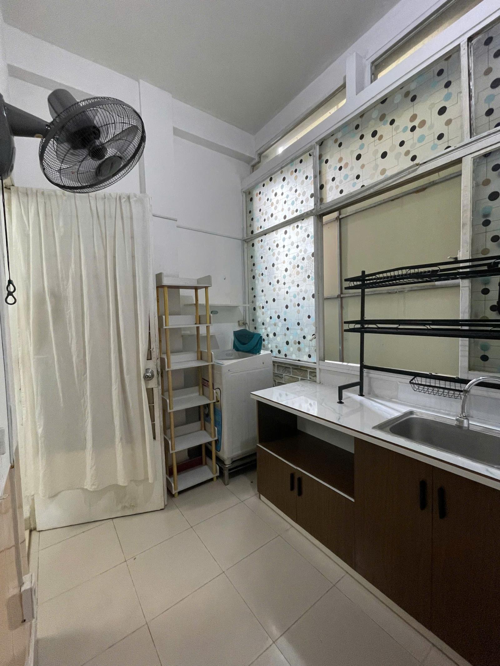 CHO THUÊ PHÒNG TRỌ KHÉP KÍN FULL NỘI THẤT TẠI  PHƯỜNG 11, BÌNH THẠNH, TPHCM GIÁ 5TR/THÁNG 15988375