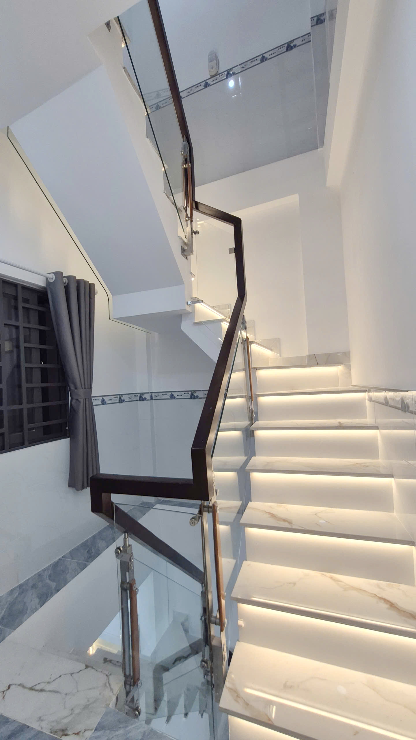 Nhà mới 2 lầu/ST đúc BTCT Hưng Phú P8Q8 (P.Chánh Hưng) full nội thất 15988403