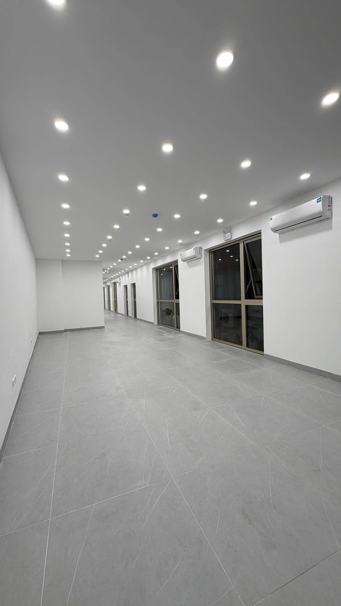 Cho thuê MBKD mặt phố Trung Kính - Trần Duy Hưng bàn giao thông sàn PCCC đầy đủ
Cho thuê MBKD mặt phố 39 Trung Kính - Trần Duy Hưng 

 15988514