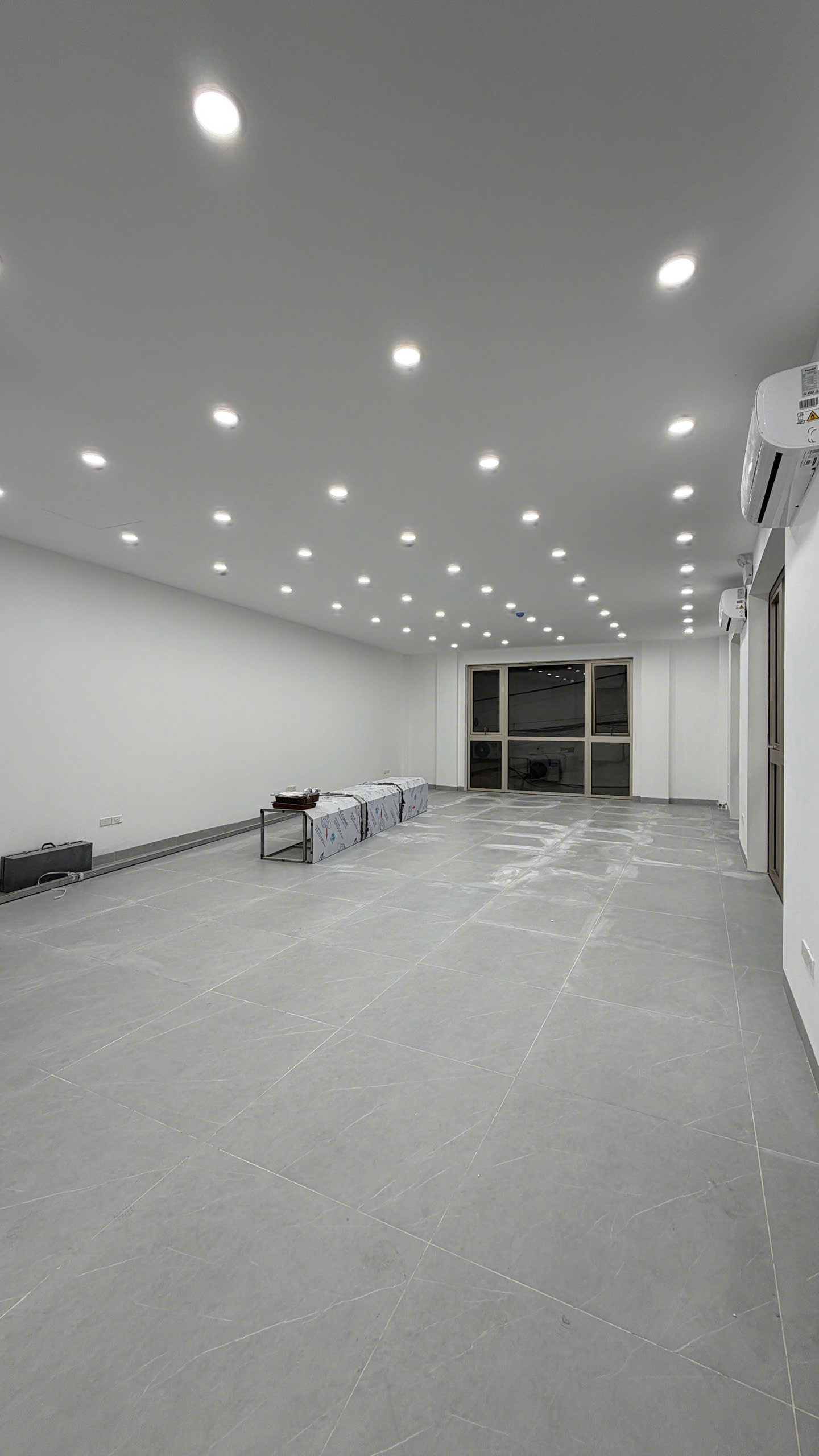 Cho thuê MBKD mặt phố Trung Kính - Trần Duy Hưng bàn giao thông sàn PCCC đầy đủ
Cho thuê MBKD mặt phố 39 Trung Kính - Trần Duy Hưng 

 15988514