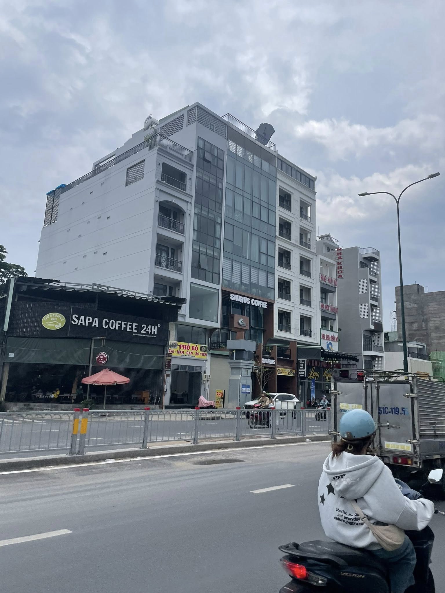 Bán nhà mặt tiền 5000m2 giá 420 tỷ Đường Dương Quảng Hàm 15988538