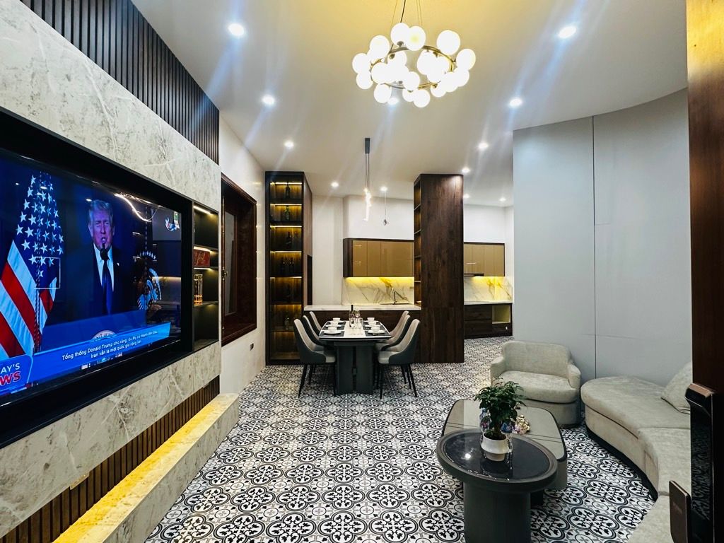 Bán nhà đẹp Hoa Lâm -full NT- Ngõ Nông- sát oto- tiện ích- 70m 5 tầng nhỉnh 12 tỷ(TL) 15988560