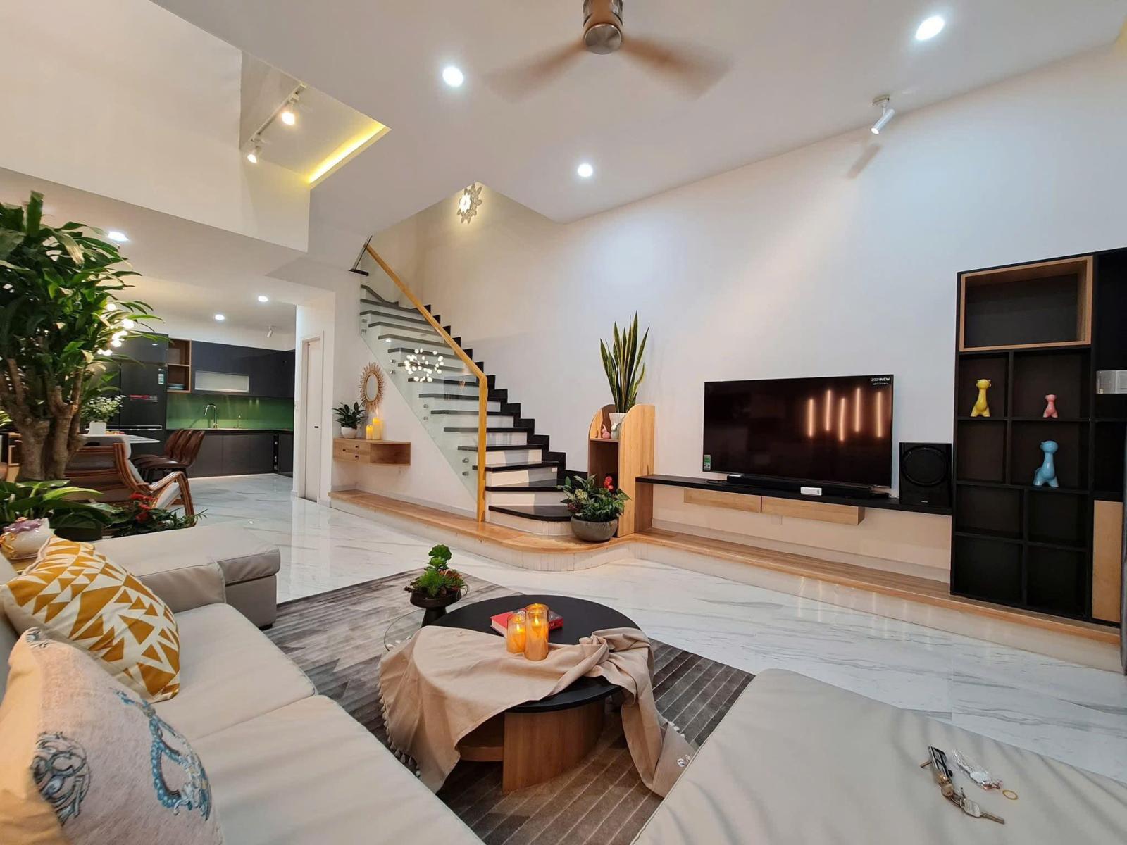 Bán nhà HXH Lê Văn Sỹ, phường 1, Tân Bình (5*16) 5 tầng; trục LVS 15988645