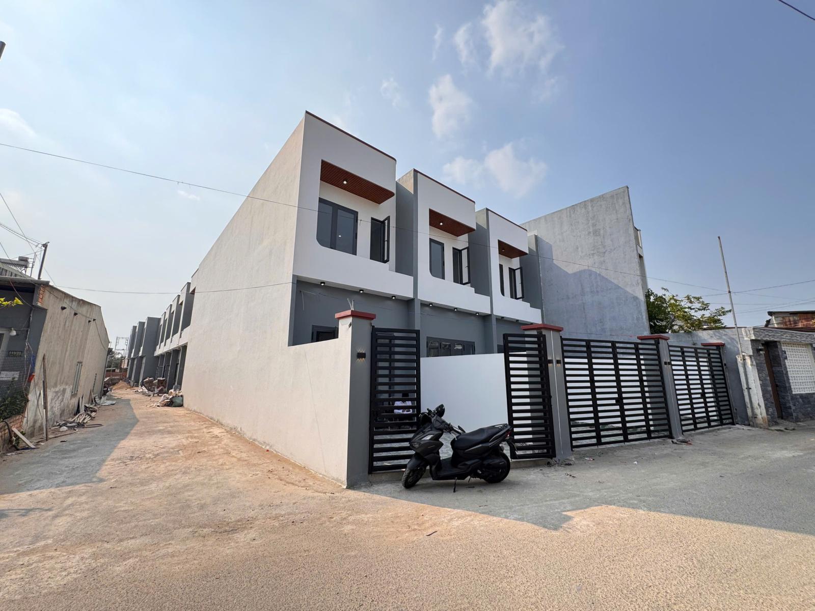 TÂN HÒA, BIÊN HÒA – CHỈ 500TR SỞ HỮU NHÀ PHỐ FULL NỘI THẤT – NGANG 4.2M – BANK HỖ TRỢ 80% – GIÁ ~3 15988686