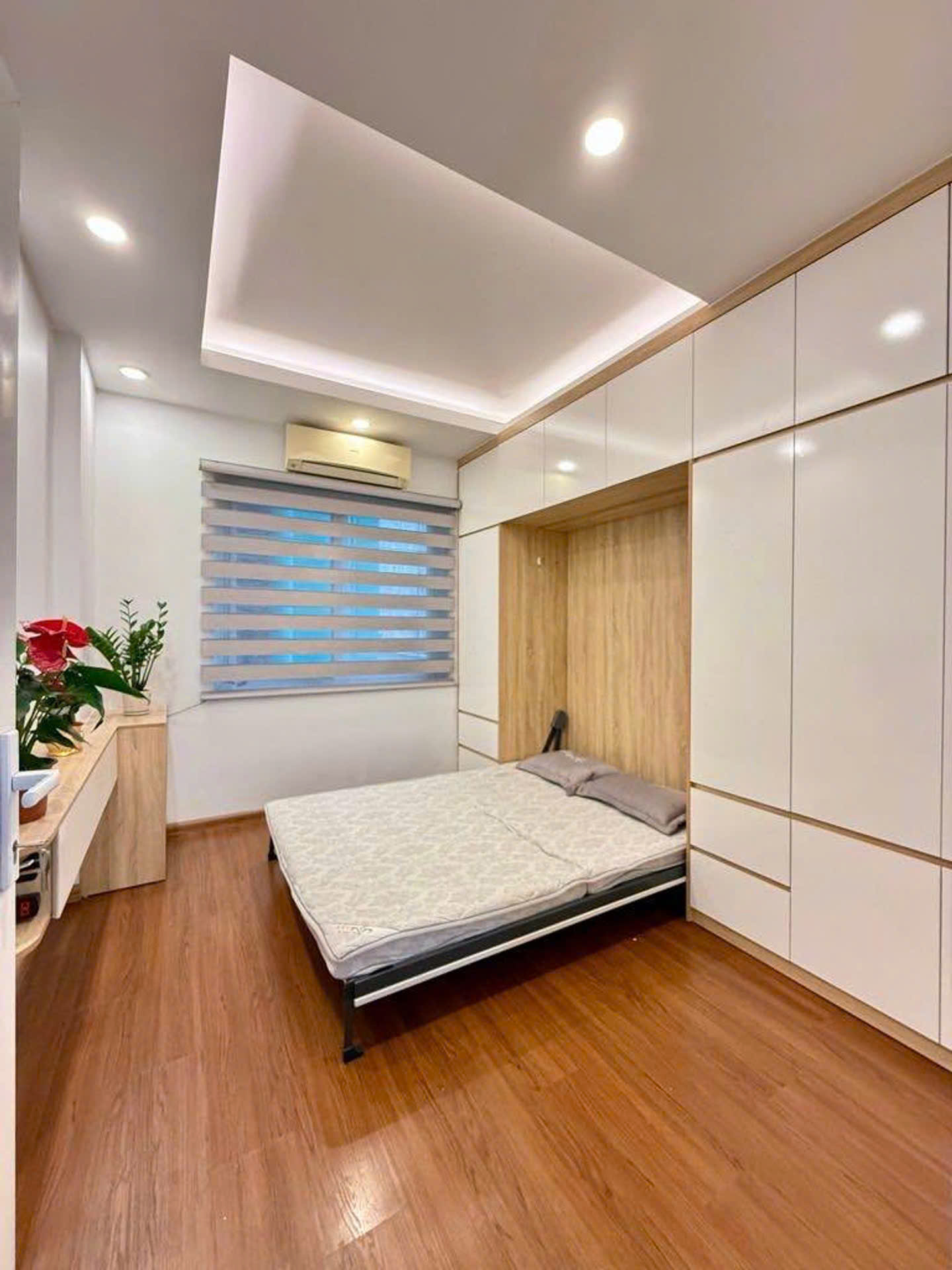 🌻Bán nhà tại ngõ 99 Định Công Hạ, vị trí lô góc 3 mặt ngõ nên các Phòng rất thoáng và mát 15988697