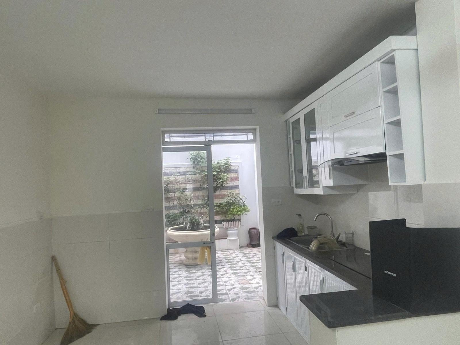 CHO THUÊ NGUYÊN CĂN LẠC TRUNG, NHÀ MỚI, RỘNG, LÀM VP 86M 3T, 12TR 0903258273 15988692